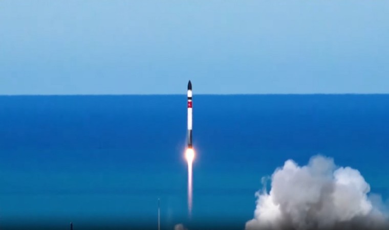 국산 ‘초소형 군집위성 1호기’ 발사 성공 확인…11월부터 지구관측 시작
