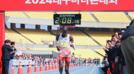 2024 대구국제마라톤 결승선에 선수들